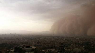 Tres muertos y cientos de heridos en Irán por tormenta de polvo