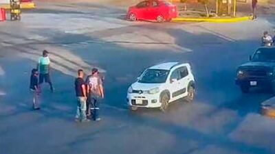 VIDEO. Momento exacto en que asesinan a automovilista en semáforo