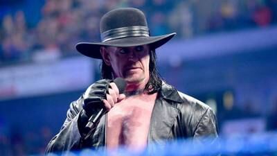 VIDEO. El Undertaker regresa en el aniversario de RAW y deja un enigmático mensaje