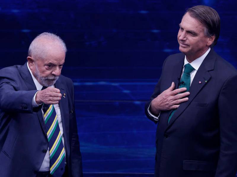 Bolsonaro y Lula da Silva cruzan ataques en primer debate previo a balotaje