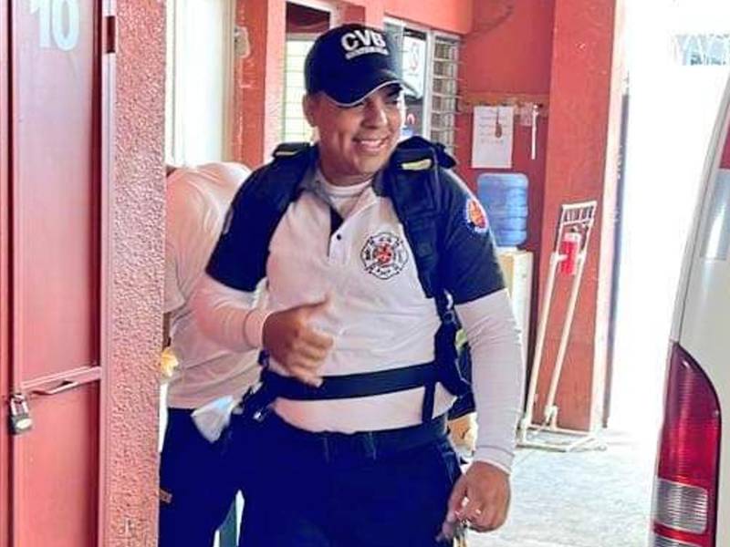 Bombero Josué Montes muere cuando atendía emergencia en Izabal