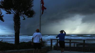 Estados Unidos evacúa sus costas a la espera del huracán Dorian