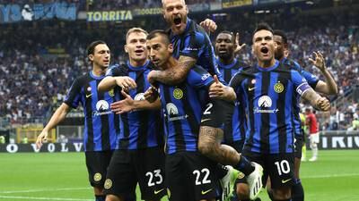 El Inter golea al Milan y se lleva el 'Derby Della Madonnina'