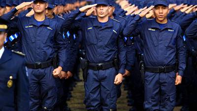 Aumento salarial para agentes de la Policía Nacional Civil aún se analiza