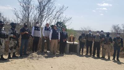 Embajador levanta altar donde murieron guatemaltecos en Tamaulipas