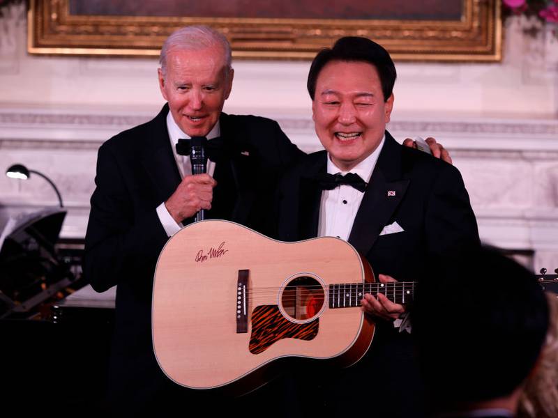 VIDEO: Presidente de Corea del Sur canta una canción en cena oficial en la Casa Blanca