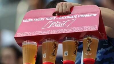 Prohíben la venta de cerveza alrededor de los estadios en el Mundial