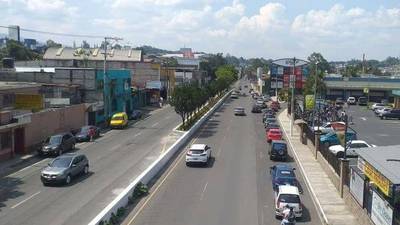 Aglomeraciones en plazas y restaurantes de Villa Nueva por el Día de la Madre, pese a emergencia del COVID-19
