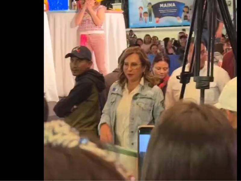 VIDEO: Así recibieron a Sandra Torres en la Feria de Jocotenango