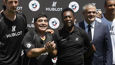 Familiares de Maradona despiden a Pelé con emotivo mensaje