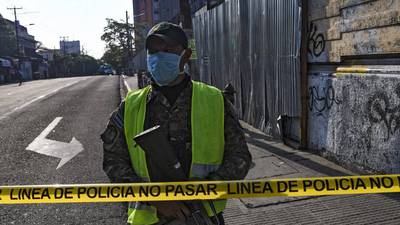 ONU pide a El Salvador investigar abusos durante pandemia de COVID-19