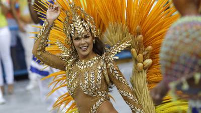 Carnaval en Brasil rinde tributo a activista asesinada