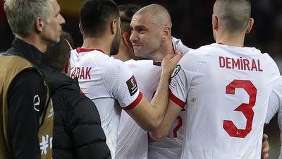 Luego de que Turquía se quedara sin pase a Catar 2022, Burak Yilmaz anunció su retiro