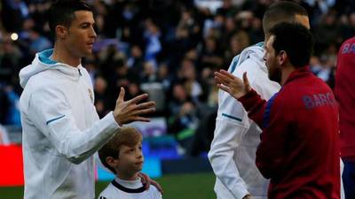 El noble gesto entre Messi y Cristiano Ronaldo en el Clásico que pocos vieron