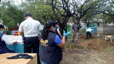 Buscan restos de Cristina Siekavizza en cementerio general de Zacapa