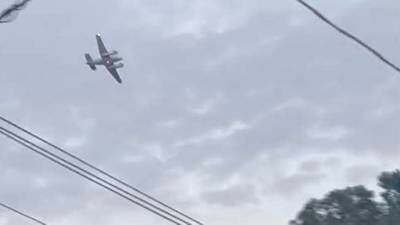 VIDEO. Piloto roba avioneta y amenaza con estrellarla contra supermercado