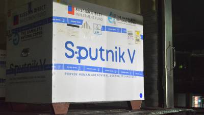Arriba al país un nuevo lote de 200 mil dosis de Sputnik V