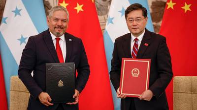 Honduras abre su embajada en China tras romper relaciones con Taiwán