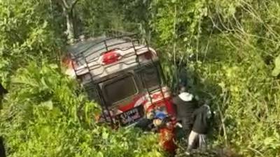 Autobús extraurbano cae a hondonada en ruta de Retalhuleu