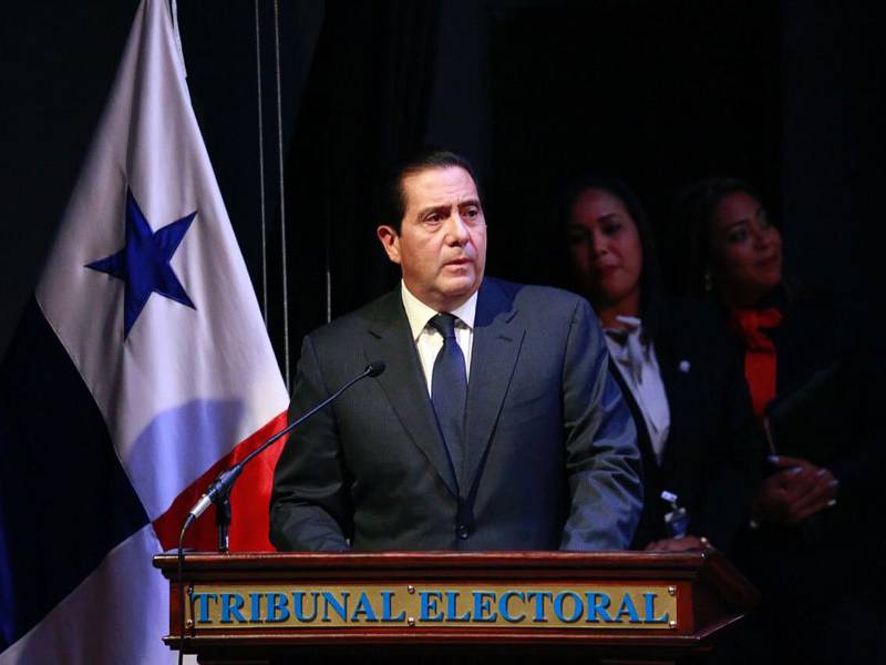 Expresidente de Panamá reclama a integrantes de partido fundado por su padre