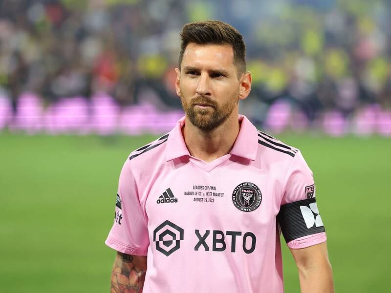 Messi se queda fuera del top 10 de futbolista con mejores salarios de 2023