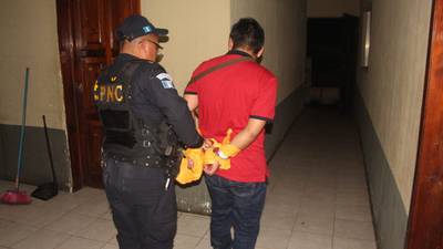 Los capturan por disparar a un agente de la PMT de San Cristóbal Verapaz