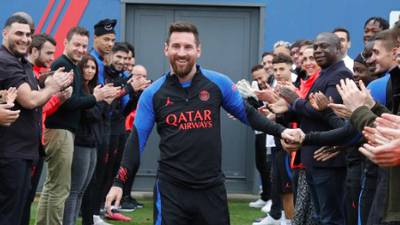 VIDEO. Emotivo recibimiento de los jugadores del PSG a Messi