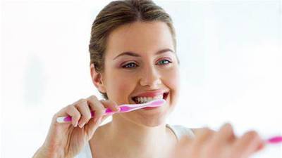 “No sabía que estaba mal”, estudiante de odontología descubrió que siempre limpió mal sus dientes