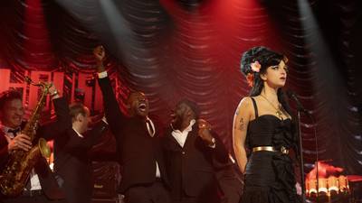 Llegó el día: Estrenan “Back to Black”, la biopic de Amy Winehouse