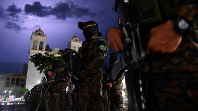 Capturan a más de 100 pandilleros de la Mara Salvatrucha en El Salvador