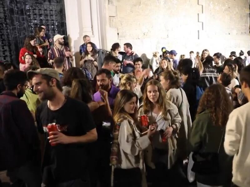 VIDEOS. Fiestas en España por fin del estado de alarma