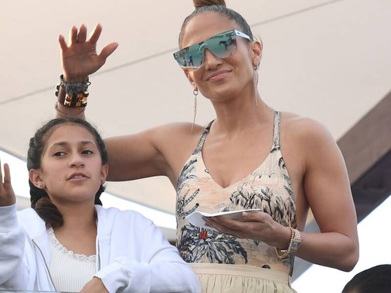 Jennifer López sale de compras con su hija y fans creyeron que era el niño
