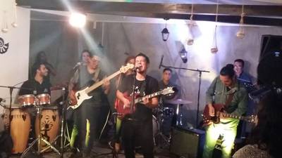 La banda guatemalteca Aire Gurú presentó el videoclip de su sencillo "Eres tú"