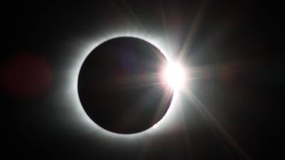 Un eclipse solar y una “Luna Rosa” se podrán ver en abril