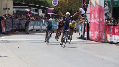 Aldemar Reyes pone el sabor cafetero y se lleva la primera etapa de la Vuelta Bicentenario