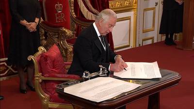 Carlos III es proclamado formalmente rey en histórica ceremonia