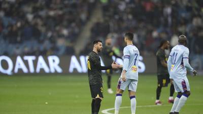 Leo Messi y Cristiano Ronaldo anotan en partido amistoso en Arabia