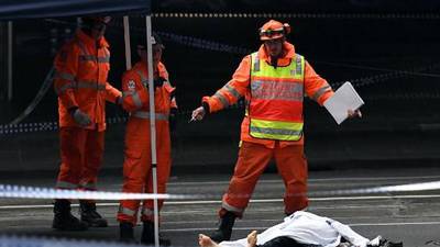 Un ataque &#34;terrorista&#34; con cuchillo reivindicado por el EI deja un muerto en Australia