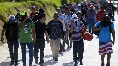 México reporta baja en flujo de migrantes tras fin del Título 42
