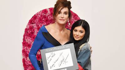 Representantes de Caitlyn Jenner confirman embarazo de Kylie