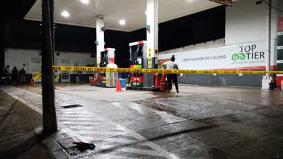 Cierran temporalmente gasolinera que contaminó lago Petén Itzá