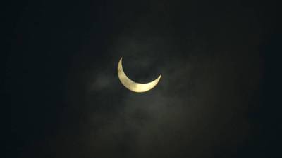 VIDEO. Así se vio el eclipse solar que oscureció el cielo en pleno solsticio de verano