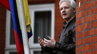 Estados Unidos acusa a Assange de poner en peligro a sus fuentes