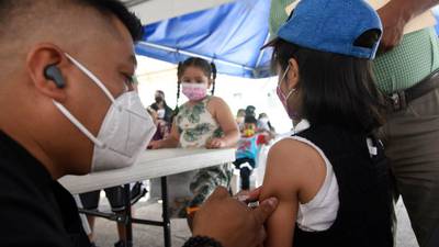 Cartera de Salud gestiona donación ante falta de vacunas para menores