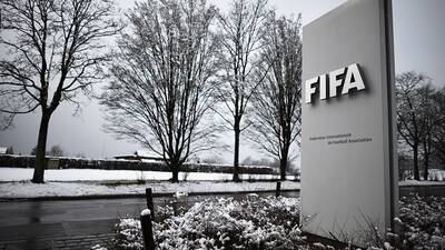 FIFA ha estipulado una serie de limitaciones en el mercado de fichajes
