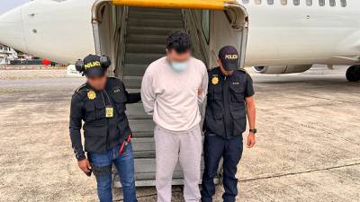 Retorna guatemalteco con orden de captura por conspiración
