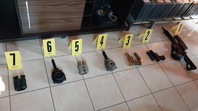Localizan armas de fuego en allanamientos en Malacatán