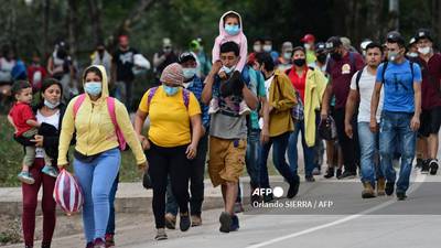 Caravana de migrantes hondureños cruzará a Guatemala