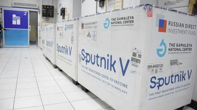 Laboratorio de Datos estima que administrar vacunas Sputnik tomará año y medio