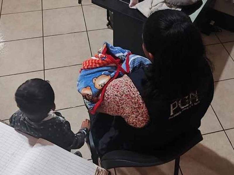 PGN rescata a bebé en Escuintla; su mamá lo estaba regalando